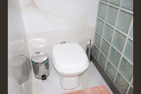 Casa à venda com 280m², 3 quartos e 12 vagasBanheiro da Suíte