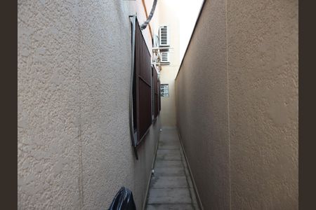 Casa à venda com 280m², 3 quartos e 12 vagasCorredor externo