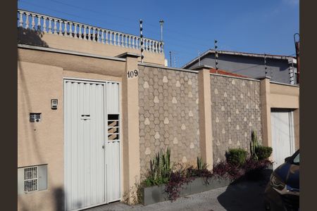 Casa à venda com 280m², 3 quartos e 12 vagasFachada e portão