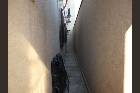 Casa à venda com 280m², 3 quartos e 12 vagasCorredor externo