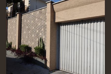 Casa à venda com 280m², 3 quartos e 12 vagasFachada e portão