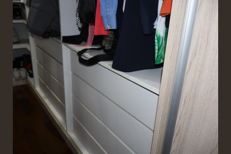 Casa à venda com 280m², 3 quartos e 12 vagasCloset da suíte