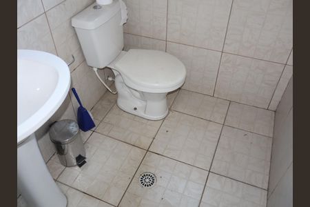 Casa à venda com 280m², 3 quartos e 12 vagasBanheiro de serviço