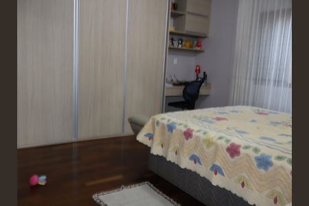 Casa à venda com 280m², 3 quartos e 12 vagasSuíte