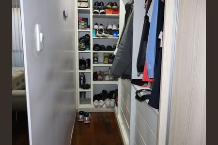 Casa à venda com 280m², 3 quartos e 12 vagasCloset da suíte
