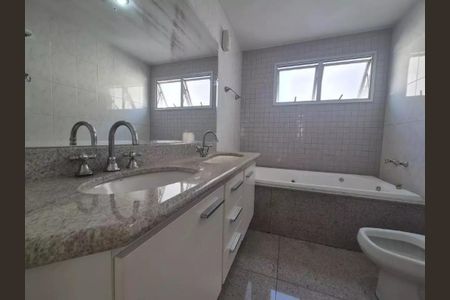 Apartamento para alugar com 150m², 4 quartos e 3 vagas Apartamento para alugar com 150m², 4 quartos e 3 vagasBanheiro