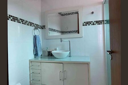 Casa à venda com 187m², 2 quartos e 1 vaga