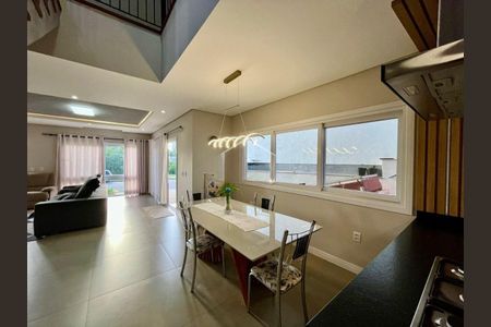 Casa de condomínio para alugar com 211m², 4 quartos e 4 vagas Casa de condomínio para alugar com 211m², 4 quartos e 4 vagasSala