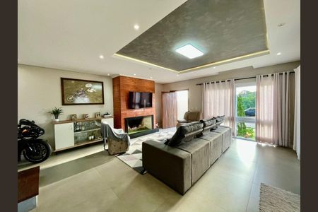 Casa de condomínio para alugar com 211m², 4 quartos e 4 vagas Casa de condomínio para alugar com 211m², 4 quartos e 4 vagasSala
