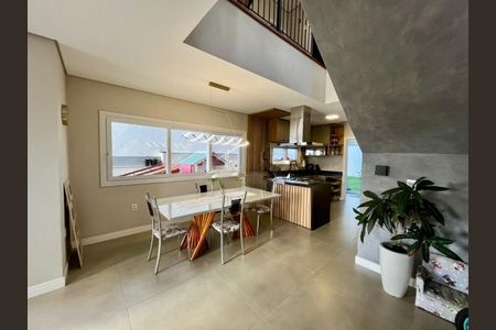 Casa de condomínio para alugar com 211m², 4 quartos e 4 vagas