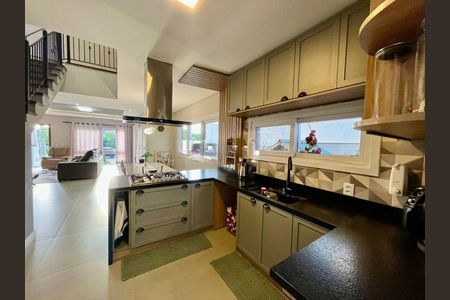 Casa de condomínio para alugar com 211m², 4 quartos e 4 vagas Casa de condomínio para alugar com 211m², 4 quartos e 4 vagasCozinha