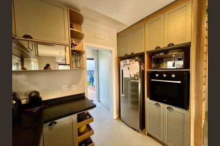 Casa de condomínio para alugar com 211m², 4 quartos e 4 vagas Casa de condomínio para alugar com 211m², 4 quartos e 4 vagasCozinha