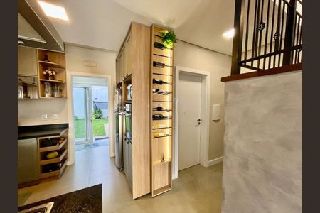 Casa de condomínio para alugar com 211m², 4 quartos e 4 vagas Casa de condomínio para alugar com 211m², 4 quartos e 4 vagasCozinha