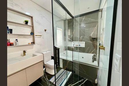 Casa de condomínio para alugar com 211m², 4 quartos e 4 vagas Casa de condomínio para alugar com 211m², 4 quartos e 4 vagasBanheiro 2