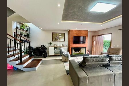 Casa de condomínio para alugar com 211m², 4 quartos e 4 vagas Casa de condomínio para alugar com 211m², 4 quartos e 4 vagasSala