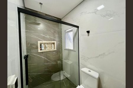 Casa de condomínio para alugar com 211m², 4 quartos e 4 vagas Casa de condomínio para alugar com 211m², 4 quartos e 4 vagasBanheiro 3