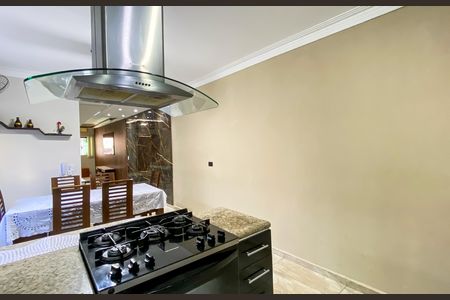 Casa à venda com 180m², 4 quartos e 2 vagasCozinha 