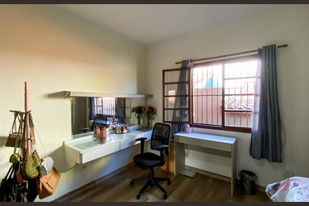 Casa à venda com 180m², 4 quartos e 2 vagasQuarto 2