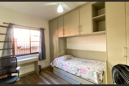 Casa à venda com 180m², 4 quartos e 2 vagasQuarto 2