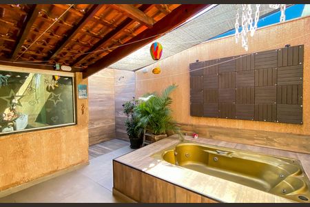 Casa à venda com 180m², 4 quartos e 2 vagasÁrea de Serviço