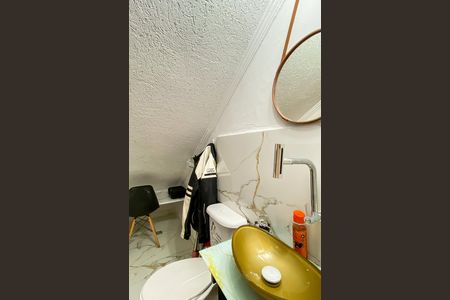 Casa à venda com 180m², 4 quartos e 2 vagasBanheiro 