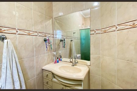 Casa à venda com 180m², 4 quartos e 2 vagasBanheiro da Suíte