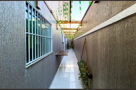 Casa à venda com 180m², 4 quartos e 2 vagasCorredor 