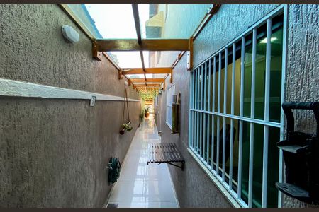 Casa à venda com 180m², 4 quartos e 2 vagasCorredor 