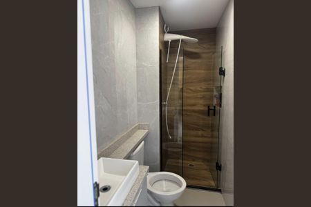 Banheiro de apartamento para alugar com 2 quartos, 34m² em Jardim Peri Peri, São Paulo