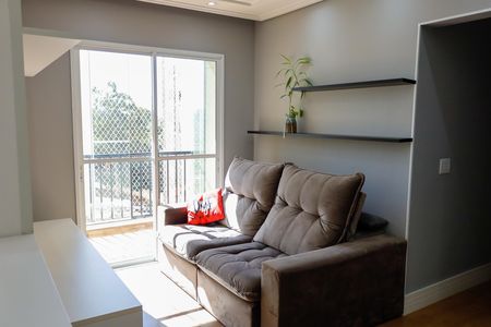 Sala de apartamento para alugar com 2 quartos, 58m² em Umuarama, Osasco