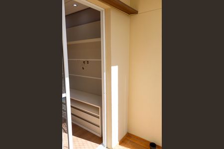 Sacada de apartamento para alugar com 2 quartos, 58m² em Umuarama, Osasco