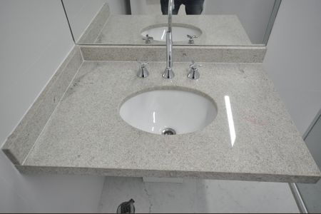 Banheiro de kitnet/studio à venda com 1 quarto, 27m² em Tucuruvi, São Paulo