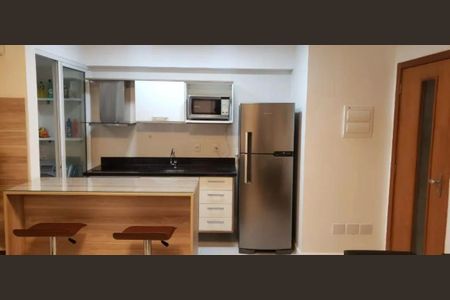 Cozinha de apartamento para alugar com 1 quarto, 46m² em Caminho das Árvores, Salvador