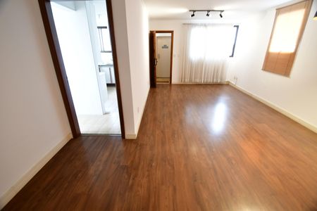 Apartamento para alugar com 2 quartos, 77m² em Vila Itapura, Campinas