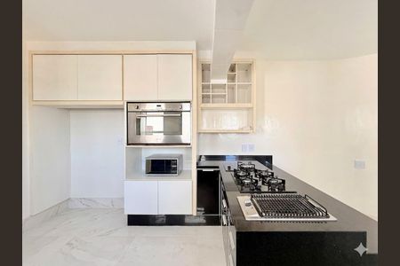 Apartamento à venda com 207m², 3 quartos e 2 vagas Apartamento à venda com 207m², 3 quartos e 2 vagasCozinha