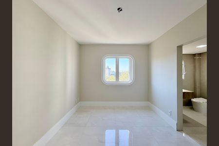 Apartamento à venda com 207m², 3 quartos e 2 vagas Apartamento à venda com 207m², 3 quartos e 2 vagasSuíte 3