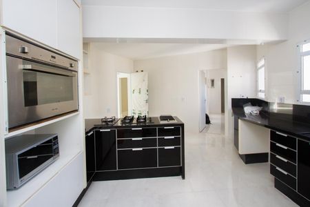 Apartamento à venda com 207m², 3 quartos e 2 vagas