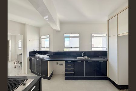 Apartamento à venda com 207m², 3 quartos e 2 vagas Apartamento à venda com 207m², 3 quartos e 2 vagasCozinha