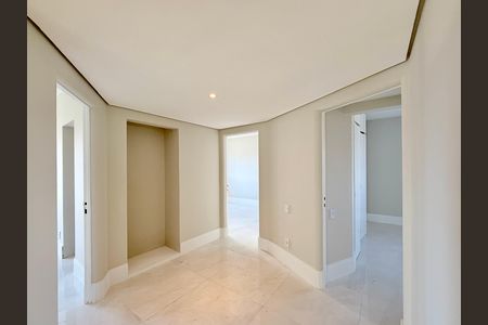Apartamento à venda com 207m², 3 quartos e 2 vagas Apartamento à venda com 207m², 3 quartos e 2 vagasCorredor