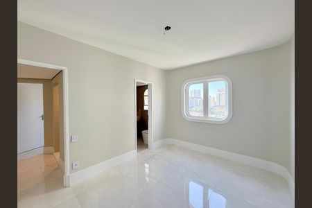 Apartamento à venda com 207m², 3 quartos e 2 vagas Apartamento à venda com 207m², 3 quartos e 2 vagasSuíte 2