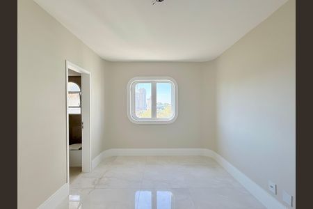 Apartamento à venda com 207m², 3 quartos e 2 vagas Apartamento à venda com 207m², 3 quartos e 2 vagasSuíte 2