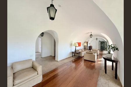 Apartamento à venda com 207m², 3 quartos e 2 vagas Apartamento à venda com 207m², 3 quartos e 2 vagasHall Social Bloco