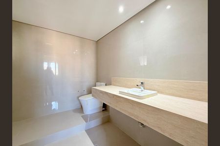 Apartamento à venda com 207m², 3 quartos e 2 vagas Apartamento à venda com 207m², 3 quartos e 2 vagasBanheiro Suíte 1