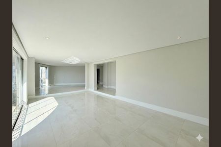 Apartamento à venda com 207m², 3 quartos e 2 vagas Apartamento à venda com 207m², 3 quartos e 2 vagasSala
