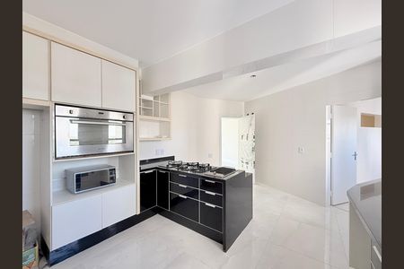 Apartamento à venda com 207m², 3 quartos e 2 vagas Apartamento à venda com 207m², 3 quartos e 2 vagasCozinha