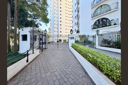 Apartamento à venda com 207m², 3 quartos e 2 vagas Apartamento à venda com 207m², 3 quartos e 2 vagasFachada