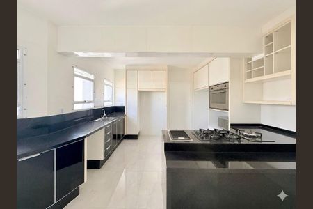 Apartamento à venda com 207m², 3 quartos e 2 vagas Apartamento à venda com 207m², 3 quartos e 2 vagasCozinha