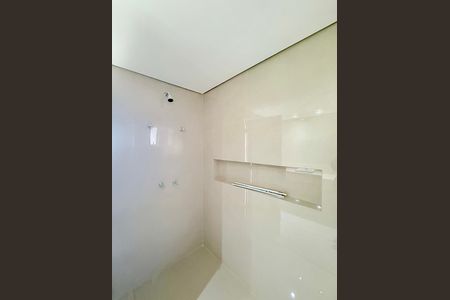 Apartamento à venda com 207m², 3 quartos e 2 vagas Apartamento à venda com 207m², 3 quartos e 2 vagasBanheiro Suíte 1