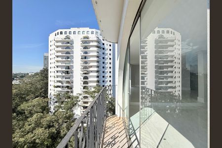 Apartamento à venda com 207m², 3 quartos e 2 vagas Apartamento à venda com 207m², 3 quartos e 2 vagasSacada