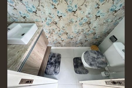 Casa à venda com 118m², 3 quartos e 2 vagasLavabo